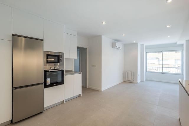 2 soverom Leilighet til leie i Granada by med garasje - € 850 (Ref: 9860076)