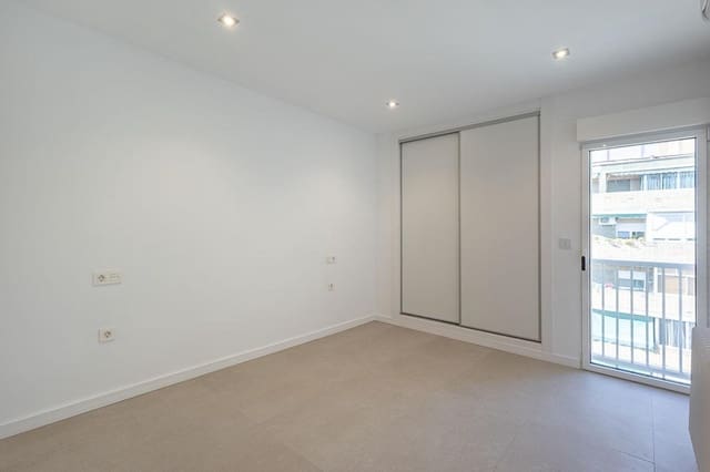2 soverom Leilighet til leie i Granada by med garasje - € 850 (Ref: 9860076)