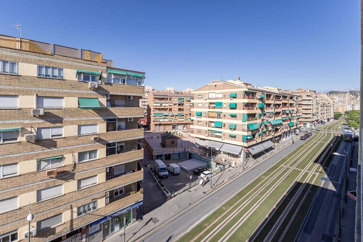 2 bedroom Flat for rent in Granada city with garage - € 850 (Ref: 9860076)