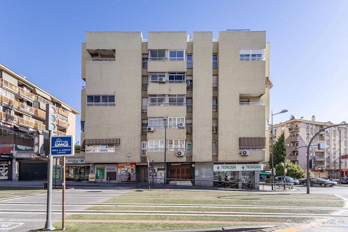 2 bedroom Flat for rent in Granada city with garage - € 850 (Ref: 9860076)