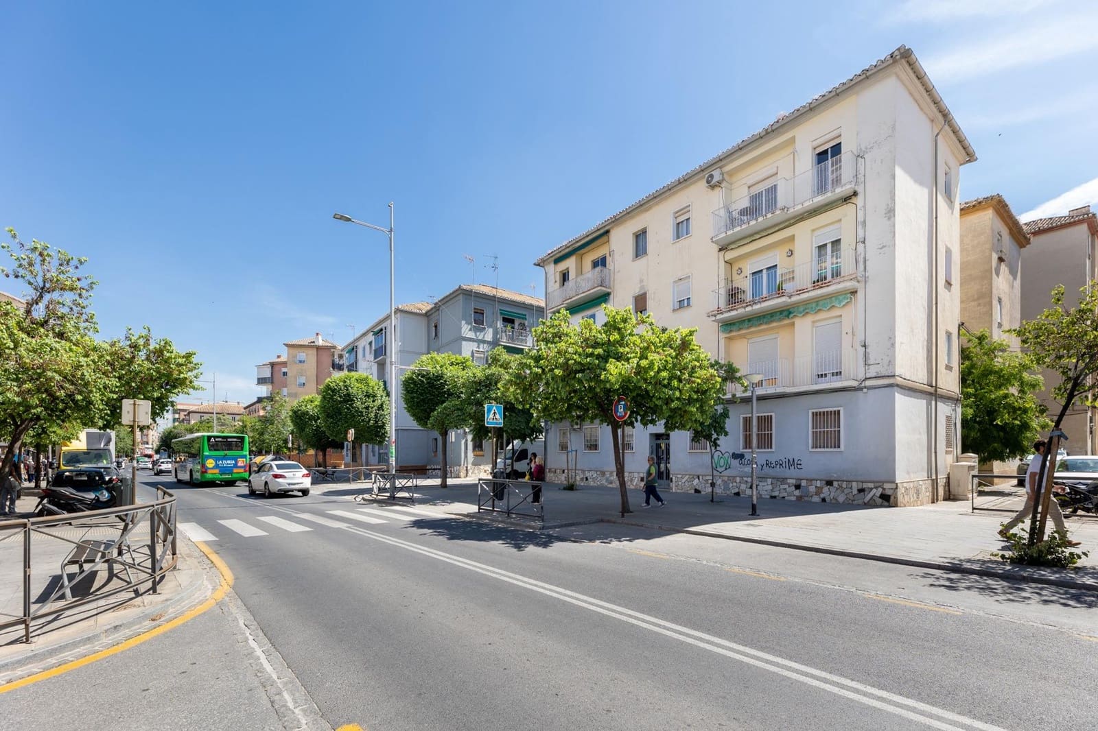 2 bedroom Flat for sale in Granada city - € 135,000 (Ref: 9868556)