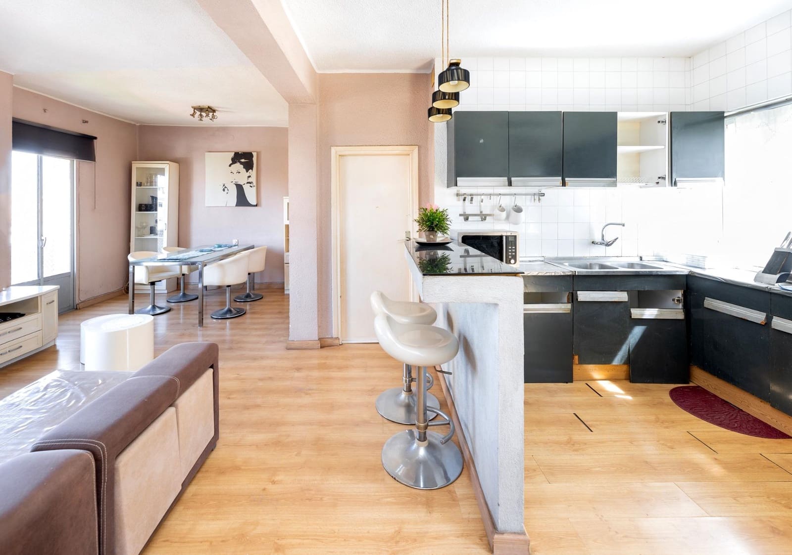 2 bedroom Flat for sale in Granada city - € 135,000 (Ref: 9868556)