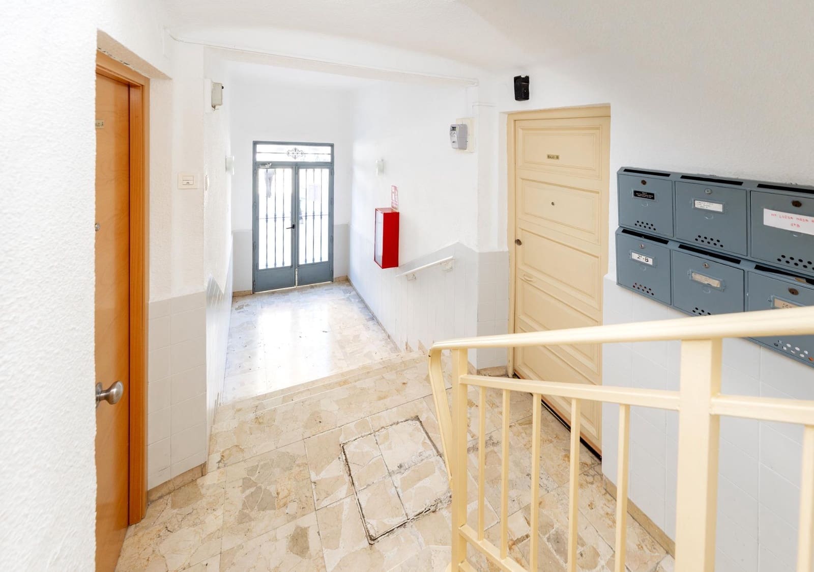 2 bedroom Flat for sale in Granada city - € 135,000 (Ref: 9868556)