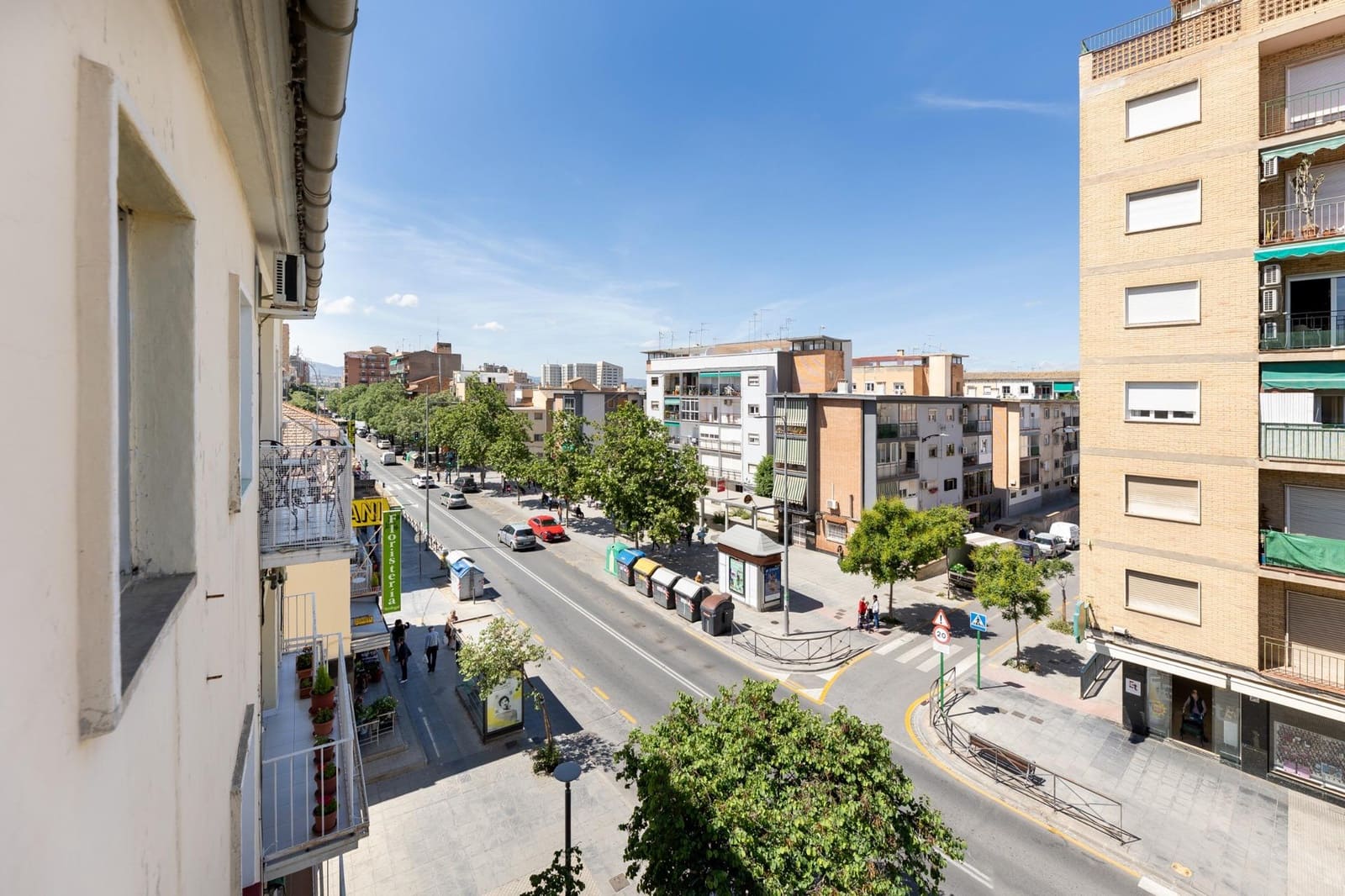 2 bedroom Flat for sale in Granada city - € 135,000 (Ref: 9868556)