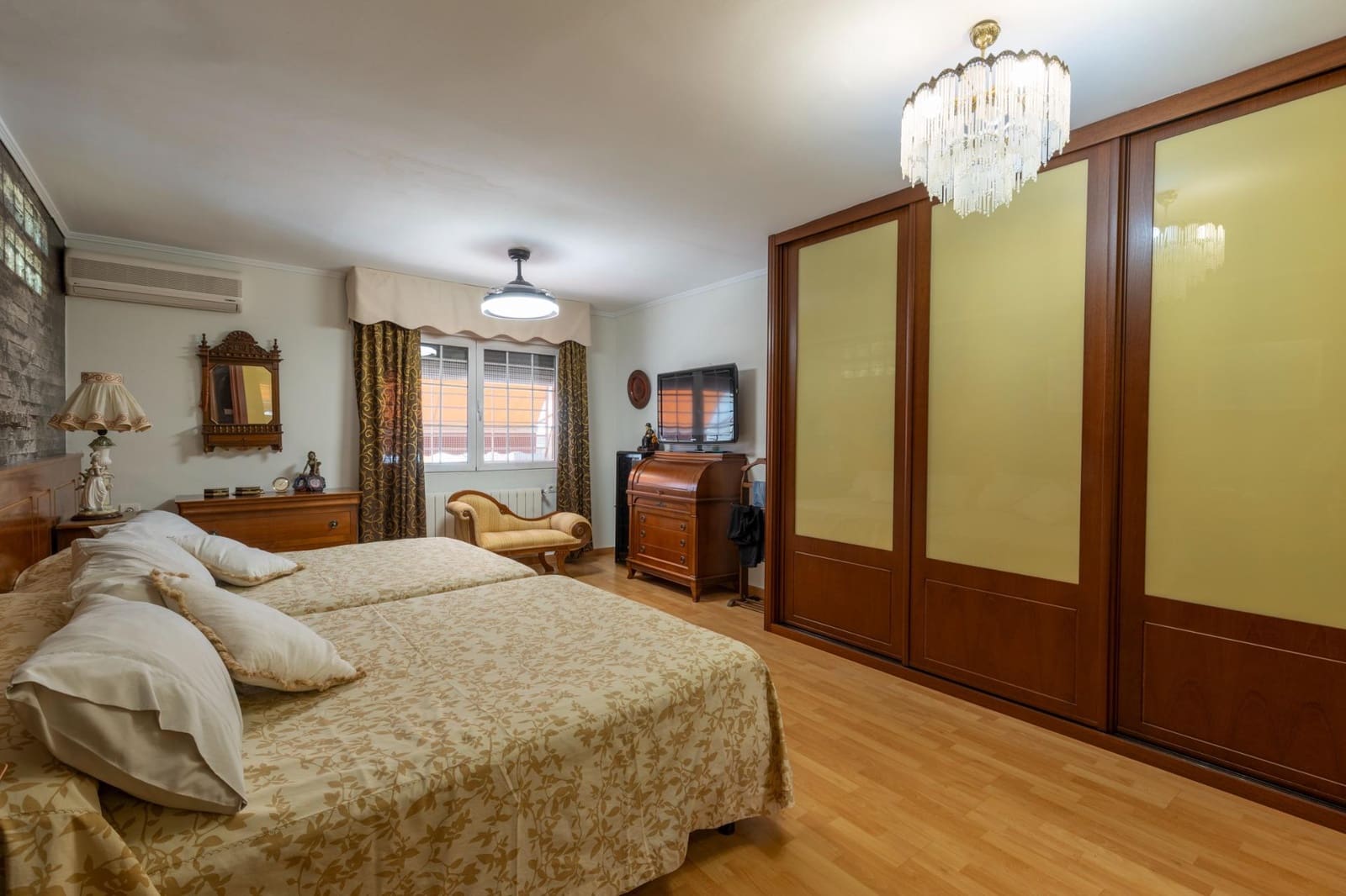 5 slaapkamer Rijtjeshuis te koop in Armilla met garage - € 295.000 (Ref: 9884763)