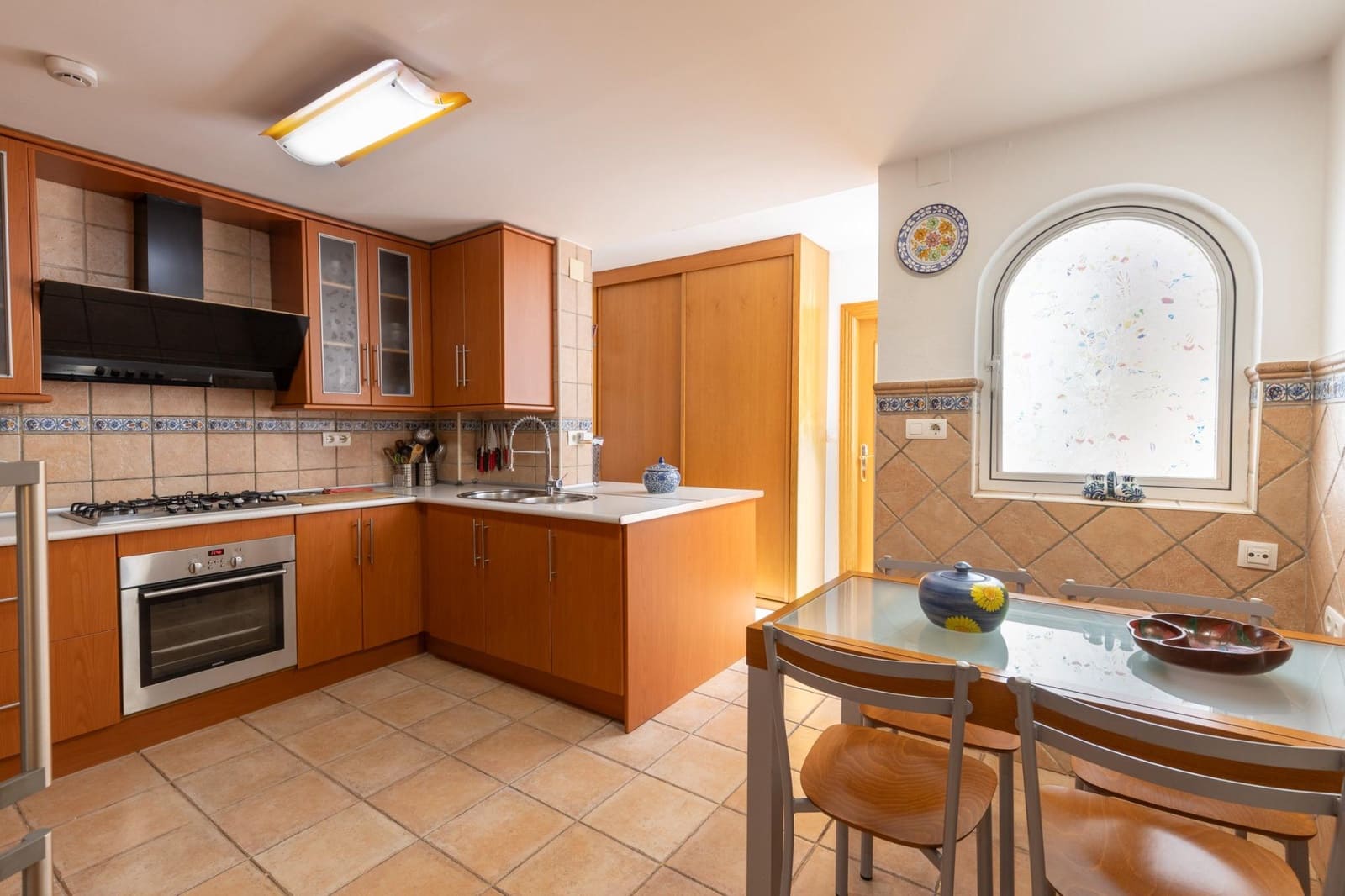 5 slaapkamer Rijtjeshuis te koop in Armilla met garage - € 295.000 (Ref: 9884763)