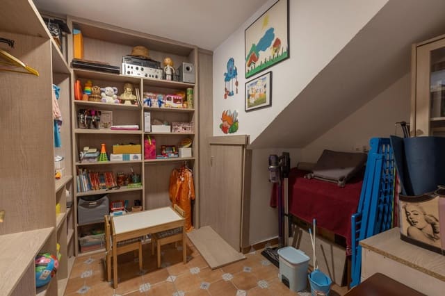 Adosado de 5 habitaciones en Armilla en venta con garaje - 295.000 € (Ref: 9884763)