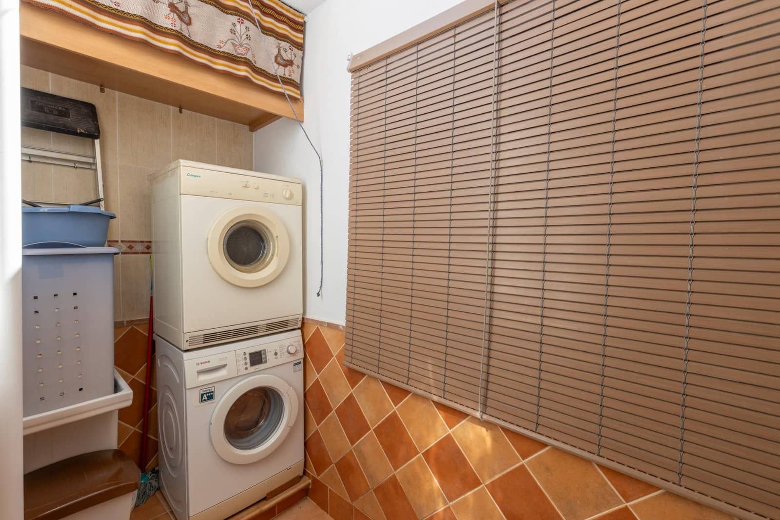 5 slaapkamer Rijtjeshuis te koop in Armilla met garage - € 295.000 (Ref: 9884763)