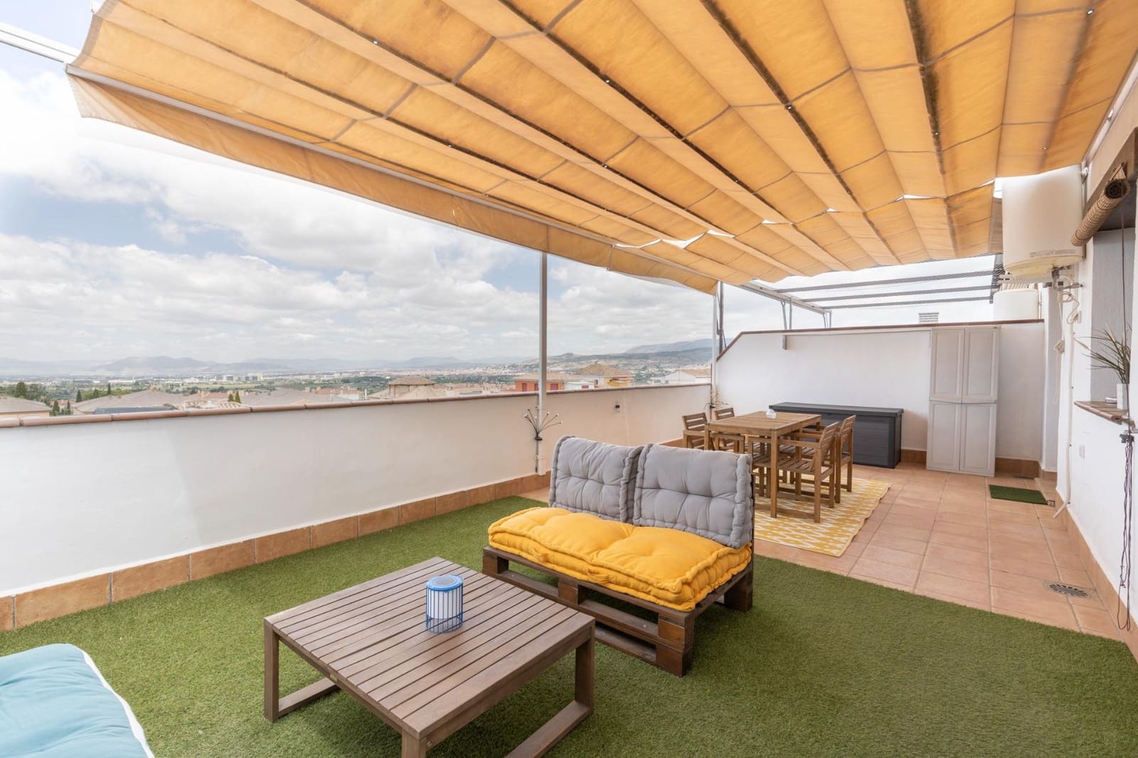 2 Zimmer Penthouse zu verkaufen in La Zubia mit Garage - 265.000 € (Ref: 9892316)