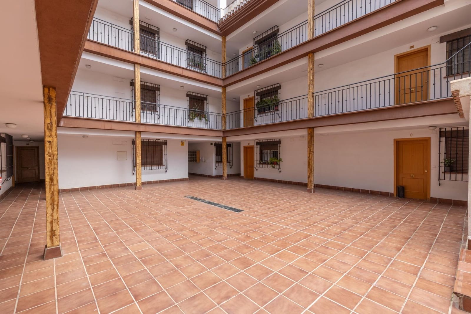 2 Zimmer Penthouse zu verkaufen in La Zubia mit Garage - 265.000 € (Ref: 9892316)