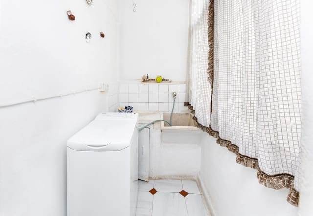 3 sovrum Lägenhet till salu i Granada stad - 197 000 € (Ref: 9896302)
