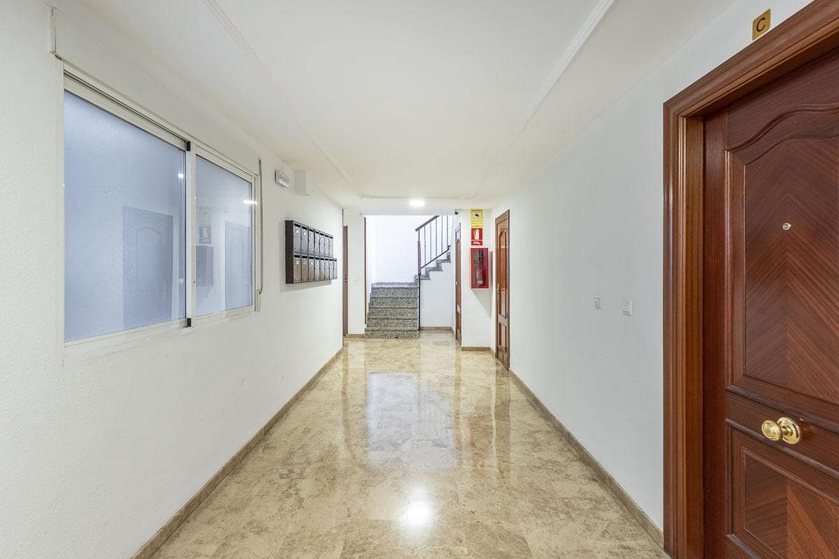2 bedroom Flat for sale in Maracena with garage - € 164,000 (Ref: 9896303)