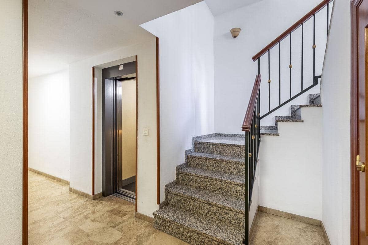 2 bedroom Flat for sale in Maracena with garage - € 164,000 (Ref: 9896303)