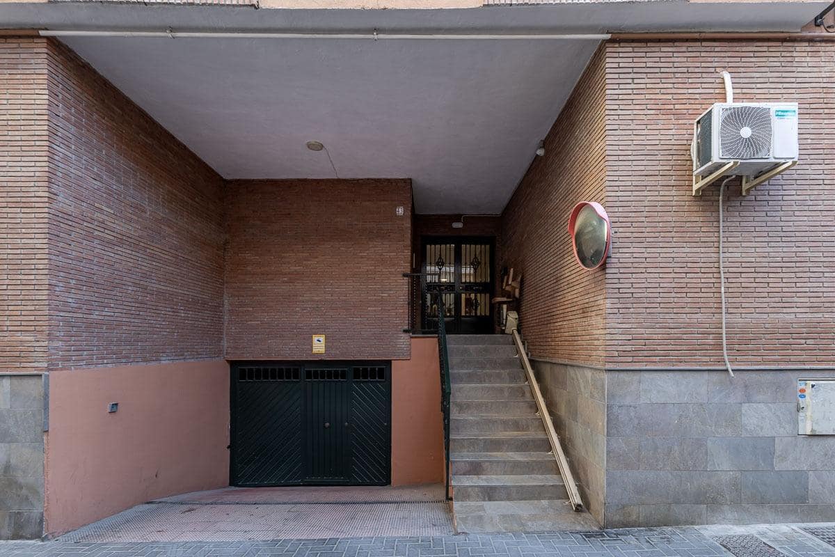 2 bedroom Flat for sale in Maracena with garage - € 164,000 (Ref: 9896303)