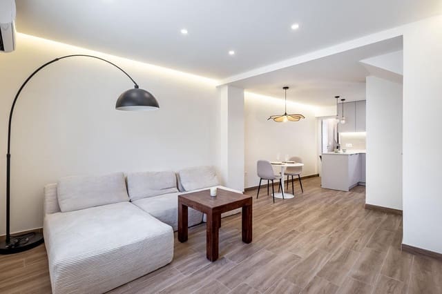 Casa de 3 habitaciones en Armilla en venta - 249.000 € (Ref: 9896304)