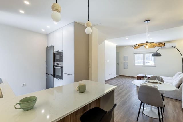 Casa de 3 habitaciones en Armilla en venta - 249.000 € (Ref: 9896304)