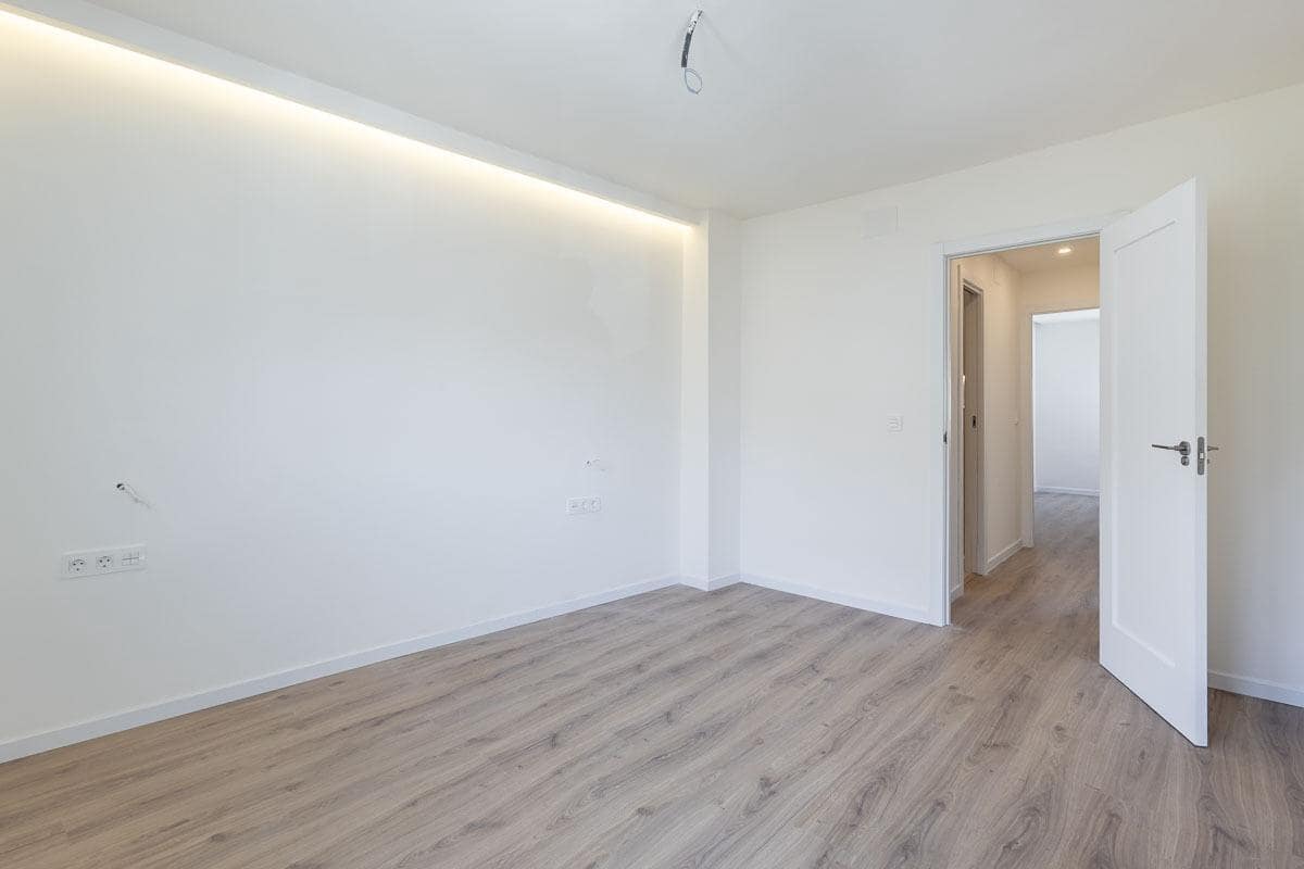 Casa de 3 habitaciones en Armilla en venta - 249.000 € (Ref: 9896304)