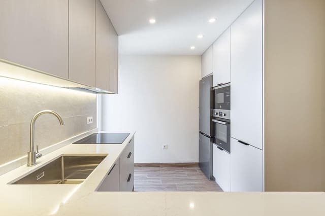 Casa de 3 habitaciones en Armilla en venta - 249.000 € (Ref: 9896304)