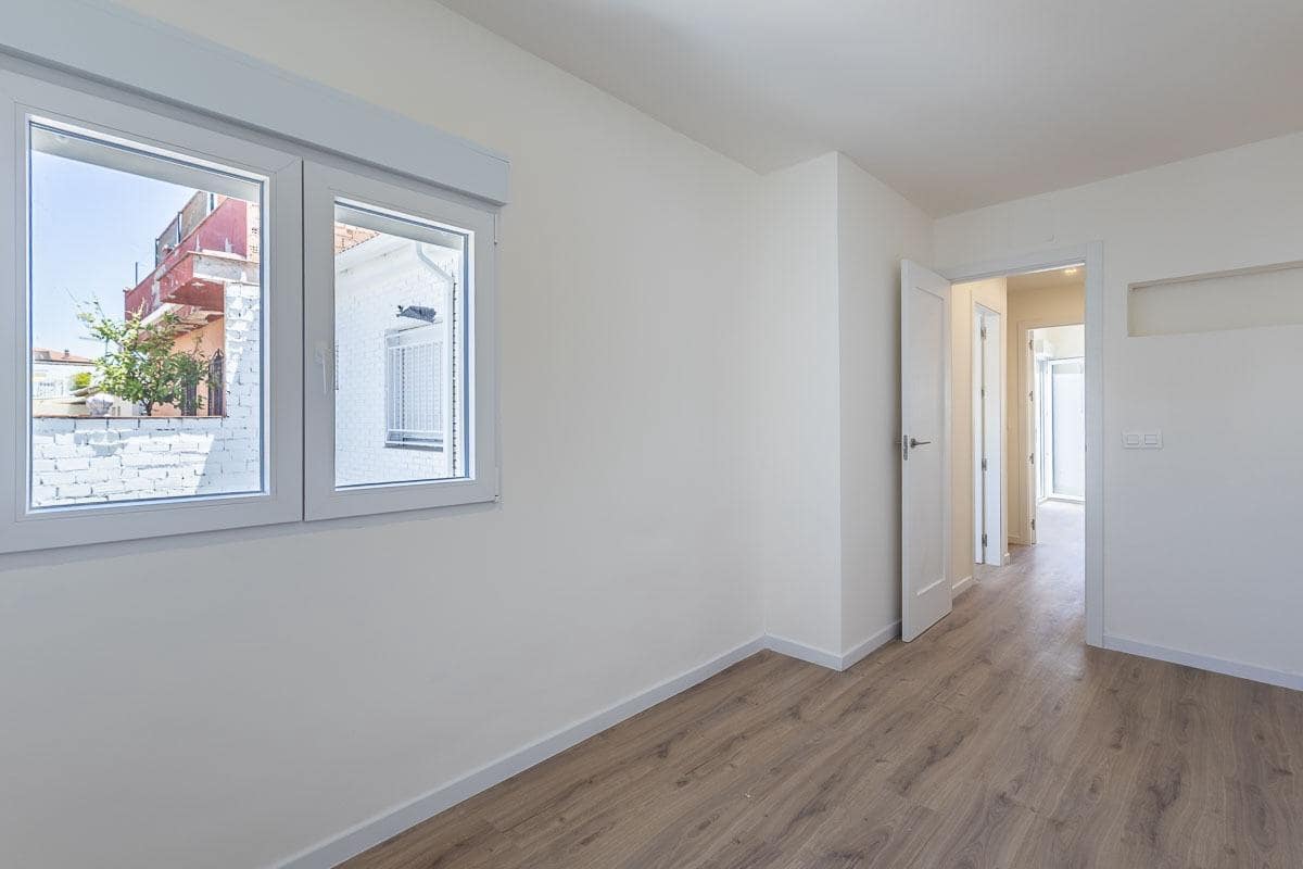 Casa de 3 habitaciones en Armilla en venta - 249.000 € (Ref: 9896304)