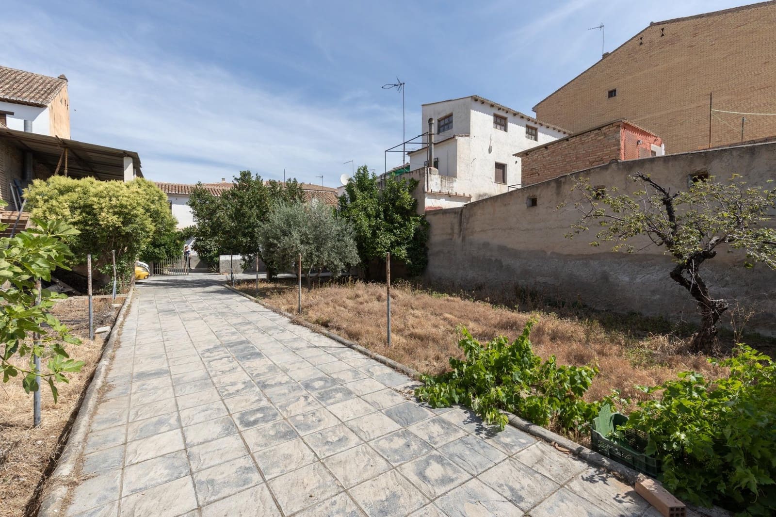 12 bedroom Finca/Country House for sale in Huetor Vega with garage - € 495,000 (Ref: 9899156)