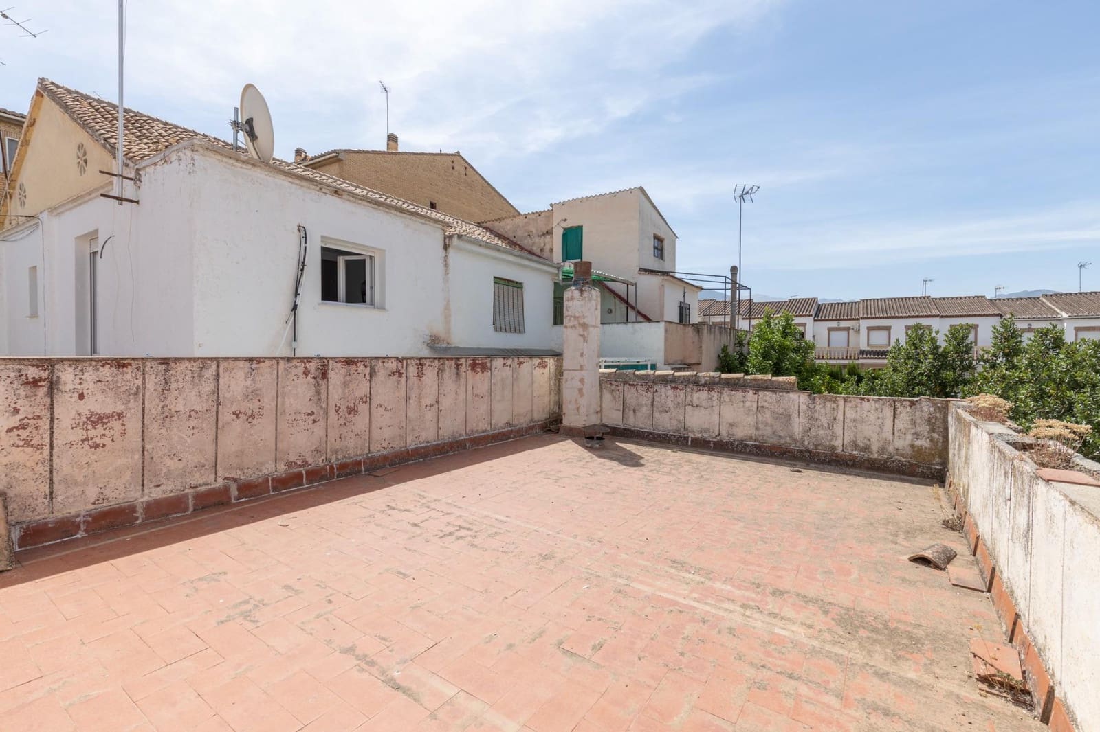 12 bedroom Finca/Country House for sale in Huetor Vega with garage - € 495,000 (Ref: 9899156)