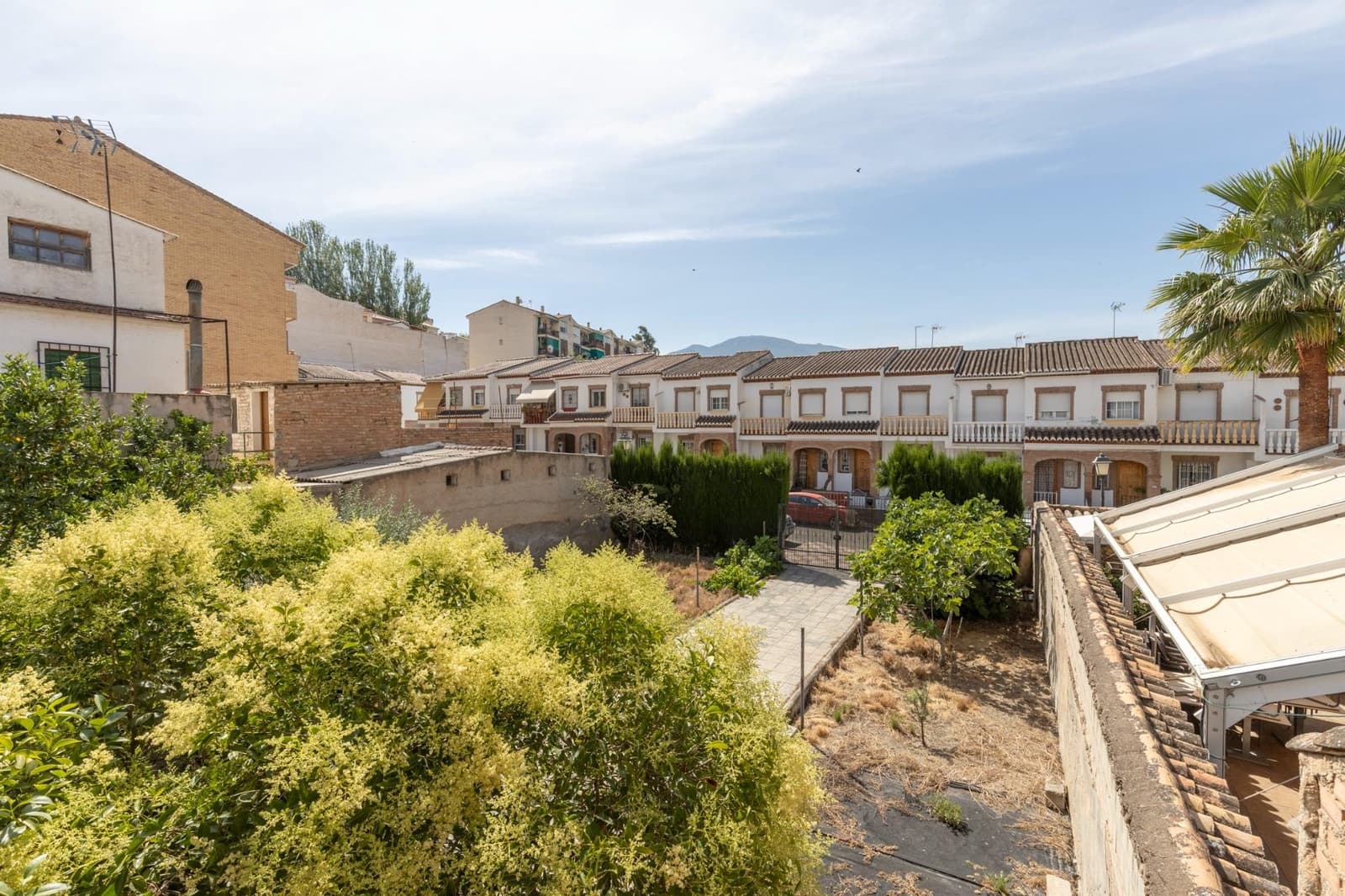 12 bedroom Finca/Country House for sale in Huetor Vega with garage - € 495,000 (Ref: 9899156)