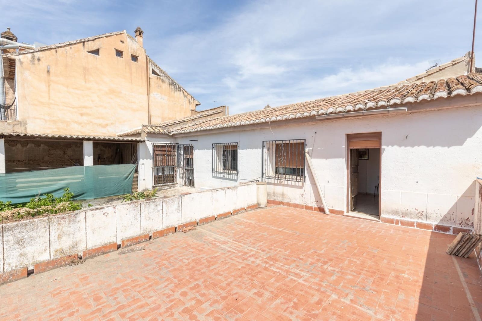 12 bedroom Finca/Country House for sale in Huetor Vega with garage - € 495,000 (Ref: 9899156)