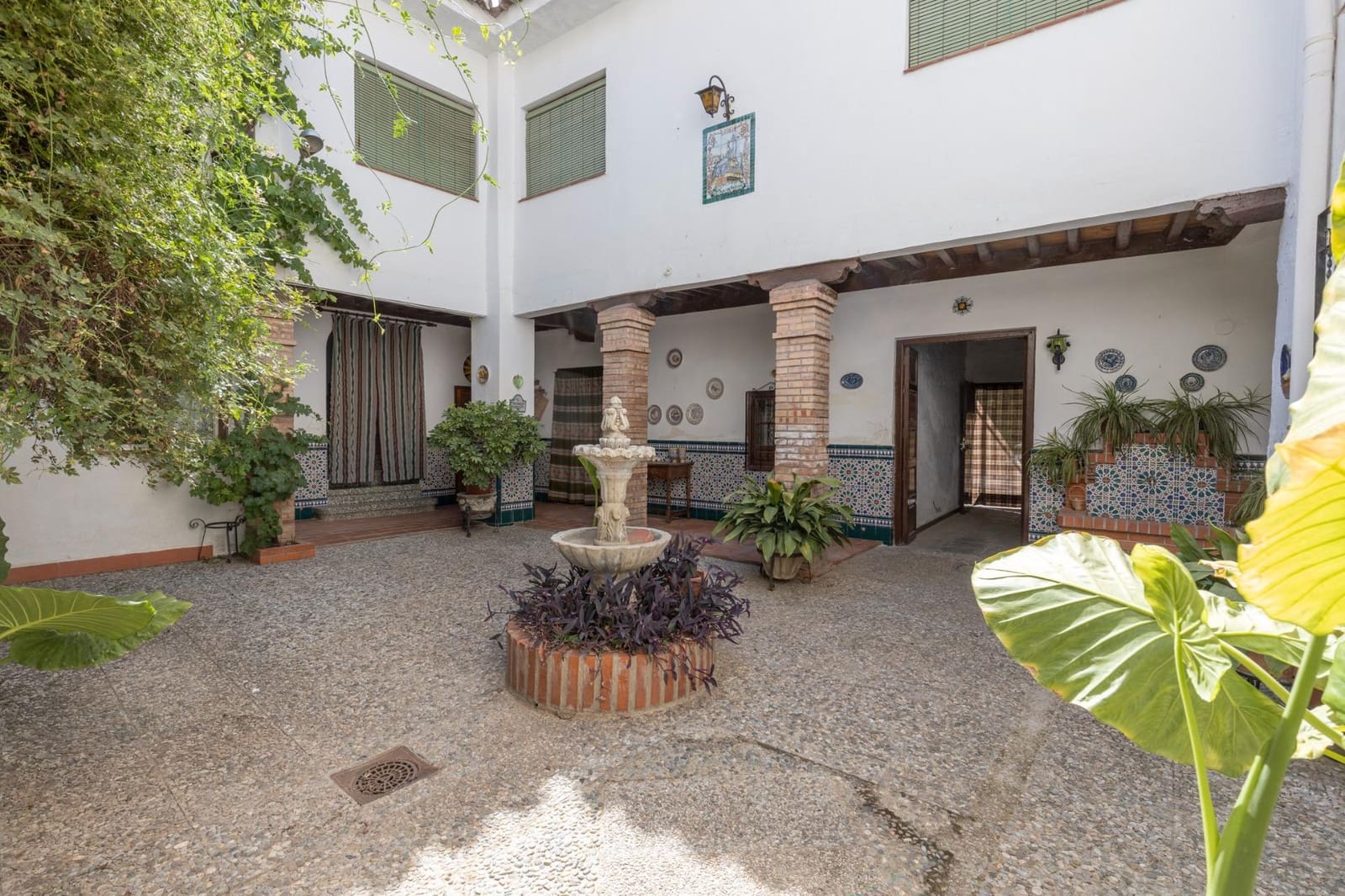 12 bedroom Finca/Country House for sale in Huetor Vega with garage - € 495,000 (Ref: 9899156)