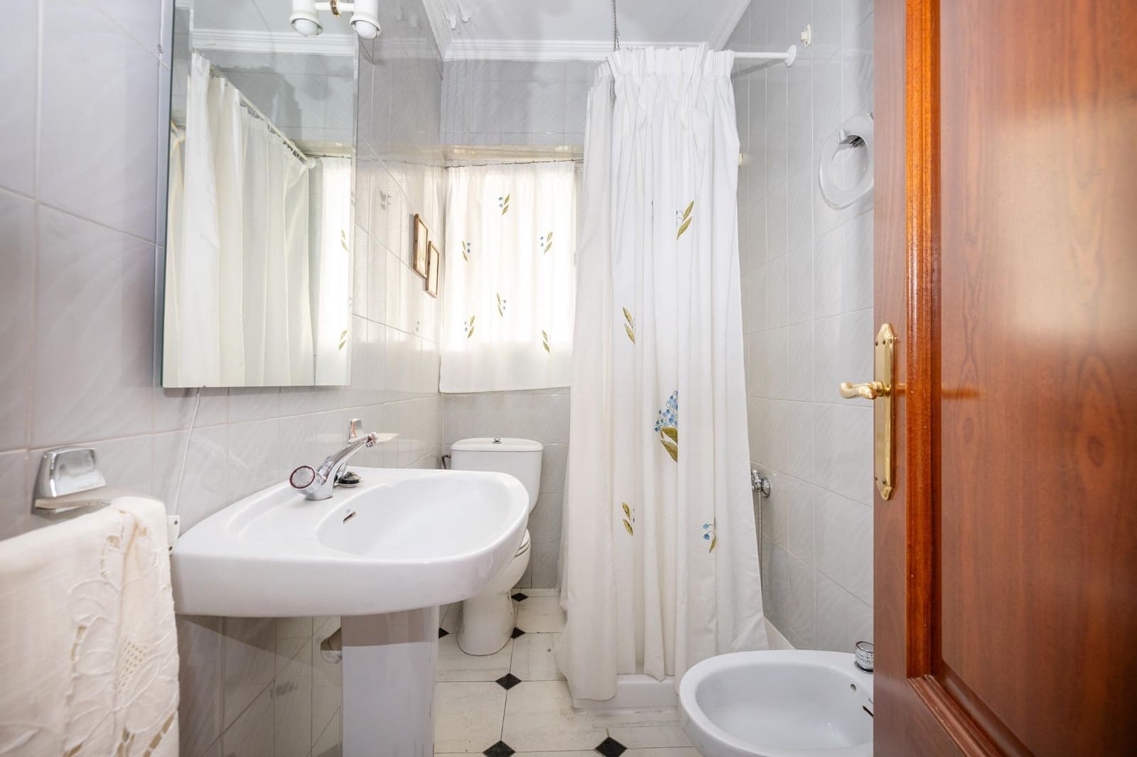 3 slaapkamer Flat te koop in Granada stad - € 124.900 (Ref: 9899158)