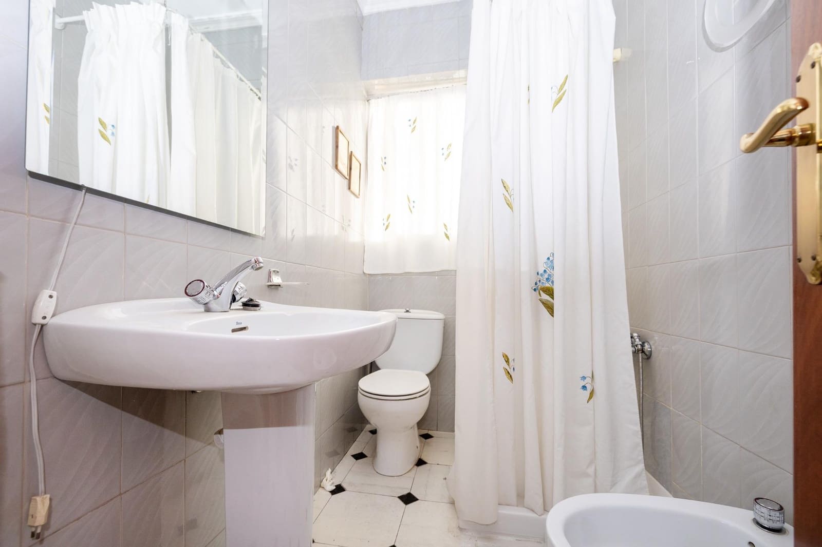 3 slaapkamer Flat te koop in Granada stad - € 124.900 (Ref: 9899158)