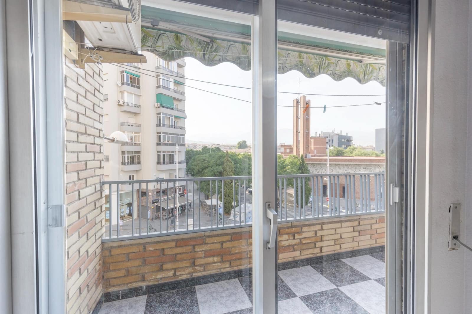 4 makuuhuone Asunto myytävänä paikassa Granada kaupunki - 345 000 € (Ref: 9903903)