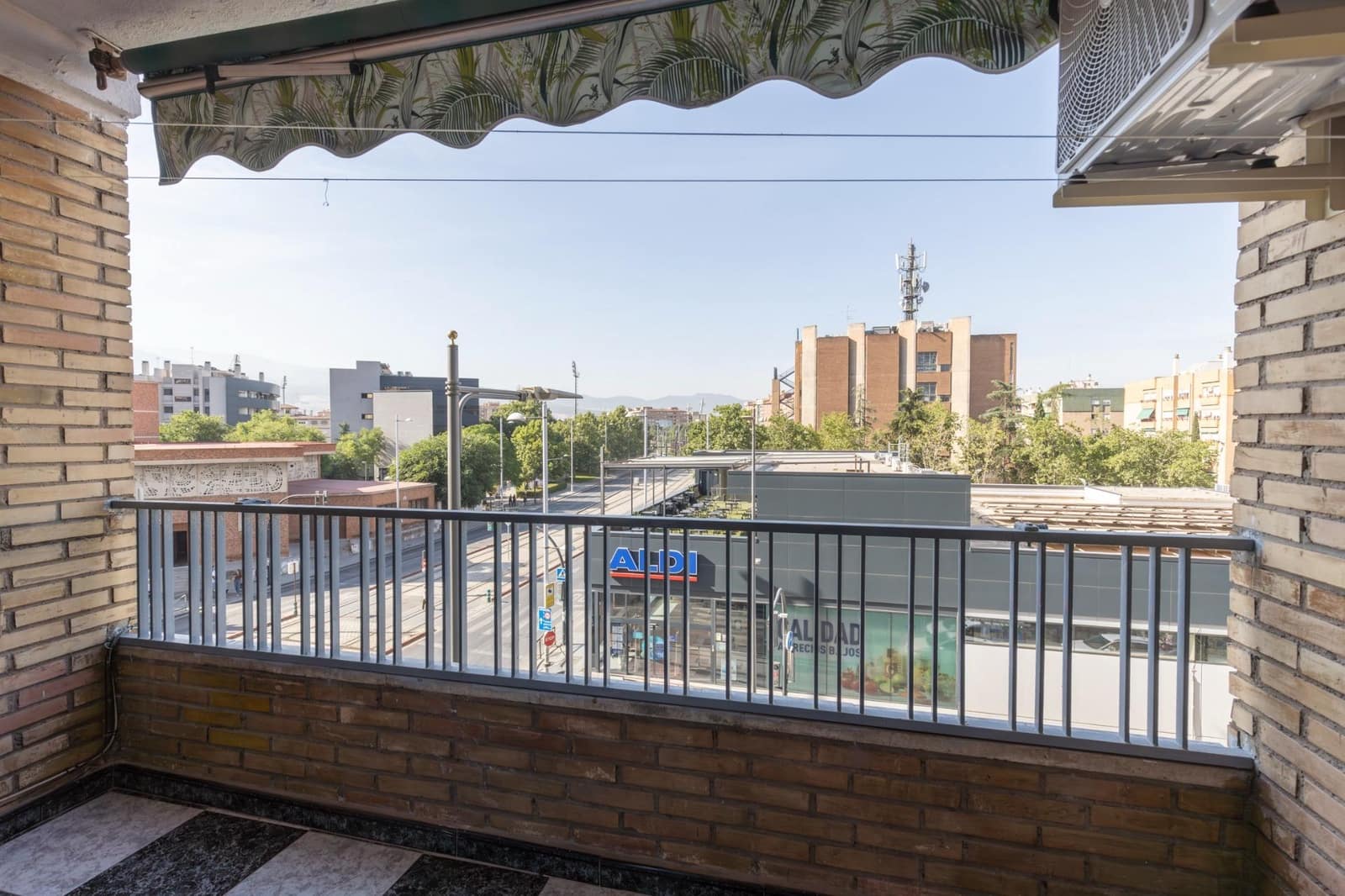 4 makuuhuone Asunto myytävänä paikassa Granada kaupunki - 345 000 € (Ref: 9903903)