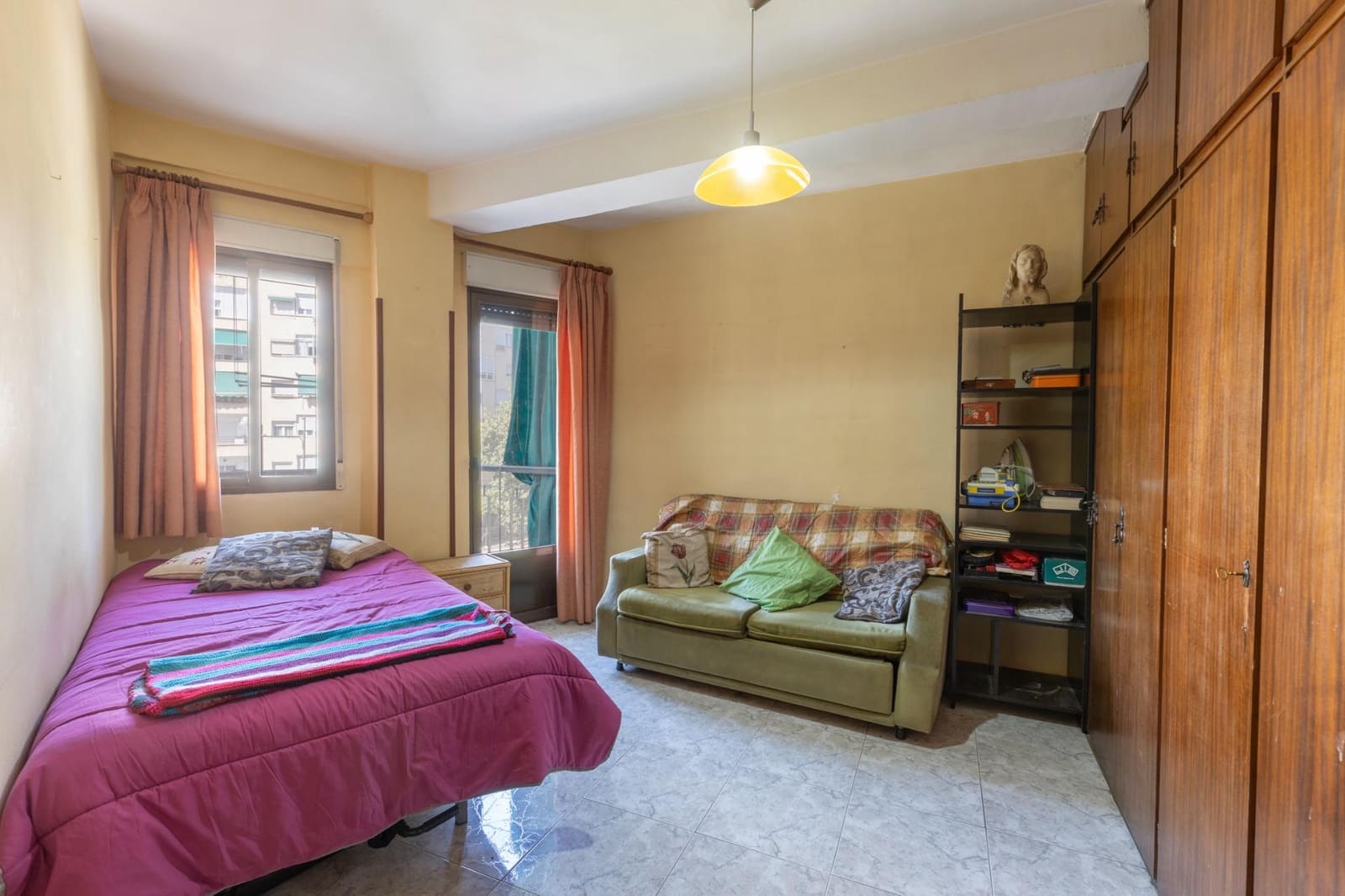 2 Zimmer Wohnung zu verkaufen in Granada Stadt - 220.000 € (Ref: 9907559)
