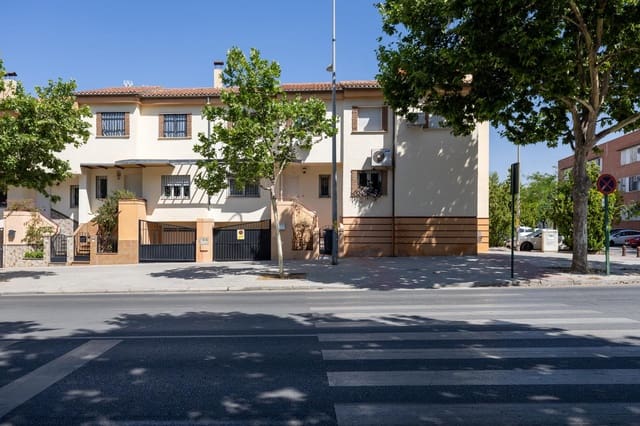 3 soveværelse Rækkehus til salg i Almanjayar, Granada by med garage - € 319.000 (Ref: 9911017)