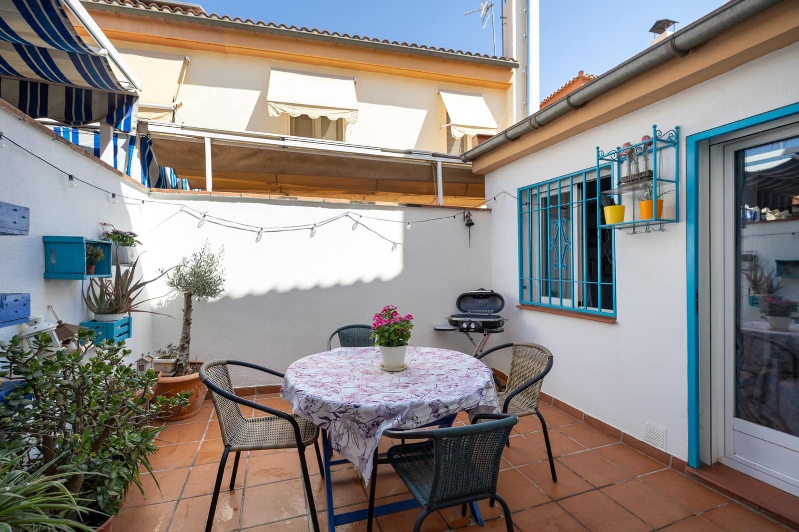 3 soveværelse Rækkehus til salg i Granada by med garage - € 319.000 (Ref: 9911017)
