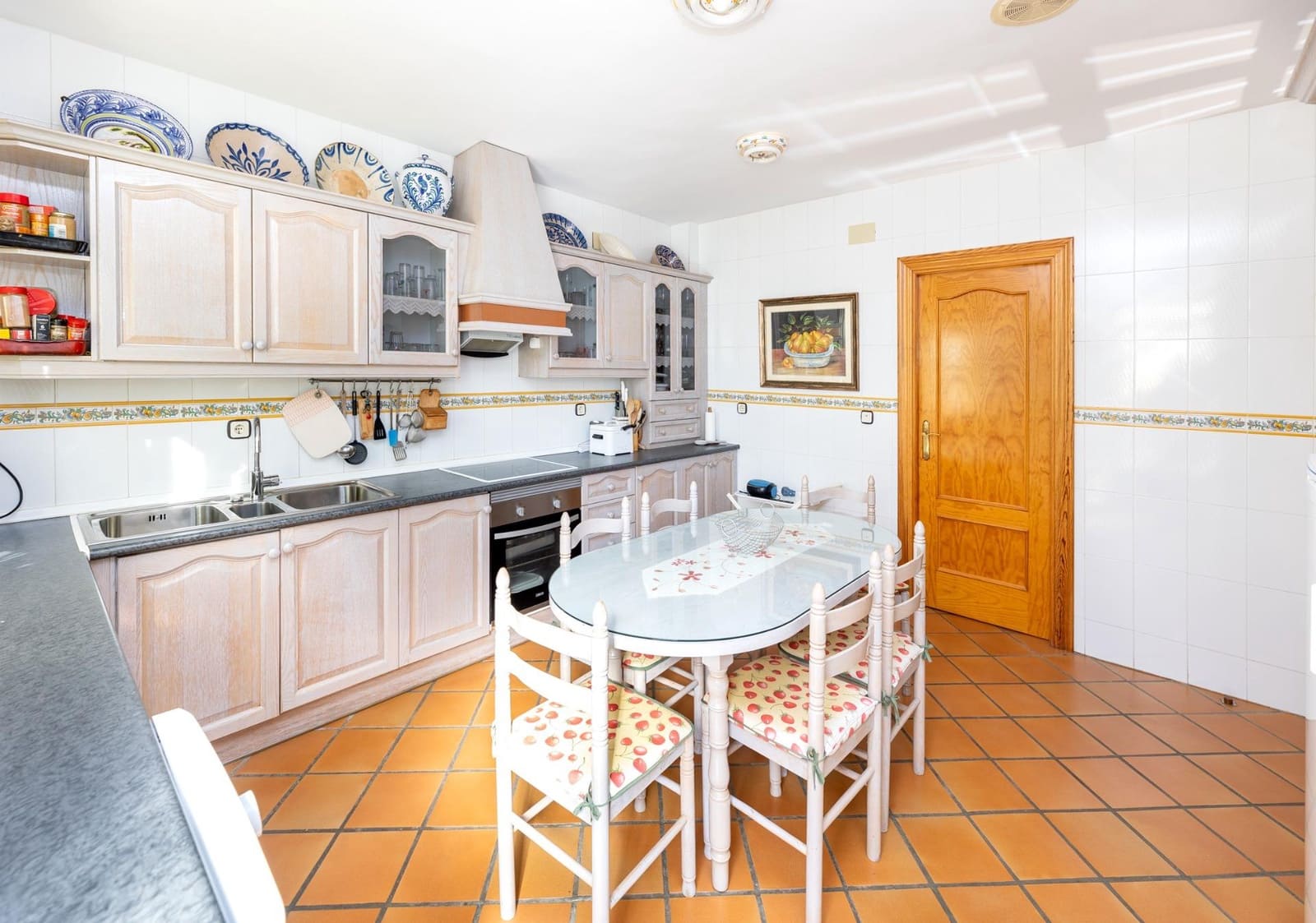 5 bedroom Villa for sale in Albolote with pool - € 330,000 (Ref: 9922274)