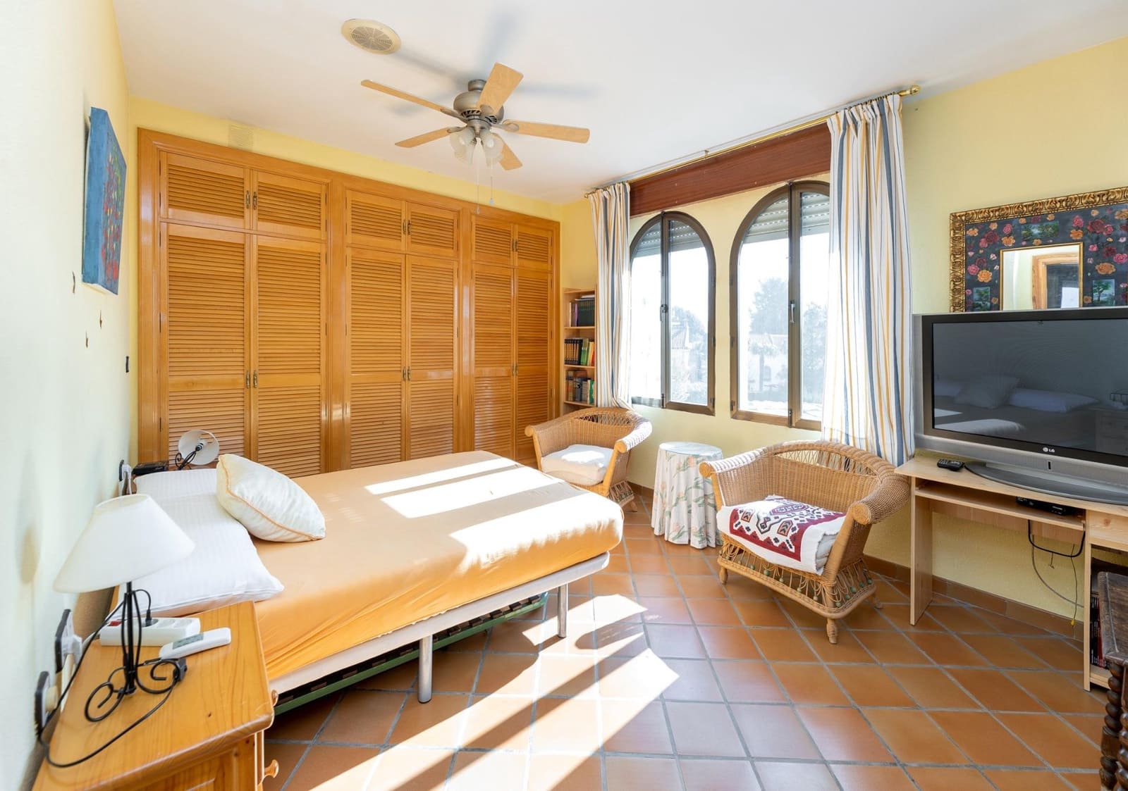 5 bedroom Villa for sale in Albolote with pool - € 330,000 (Ref: 9922274)