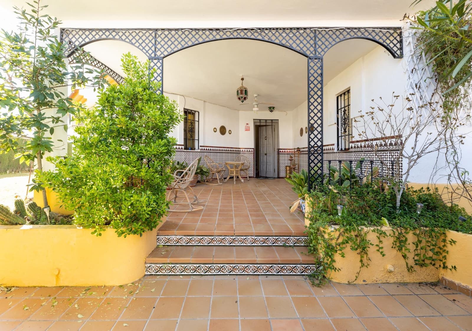5 bedroom Villa for sale in Albolote with pool - € 330,000 (Ref: 9922274)