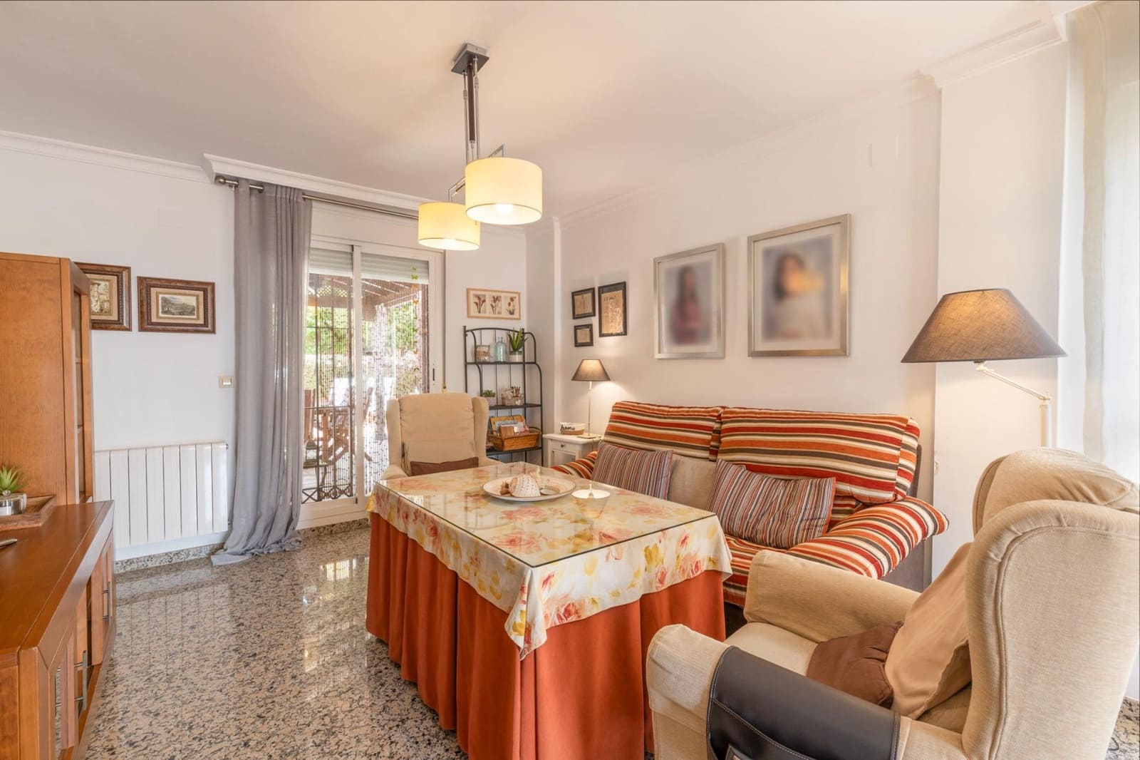 4 bedroom Villa for sale in La Zubia with pool garage - € 389,000 (Ref: 9924598)