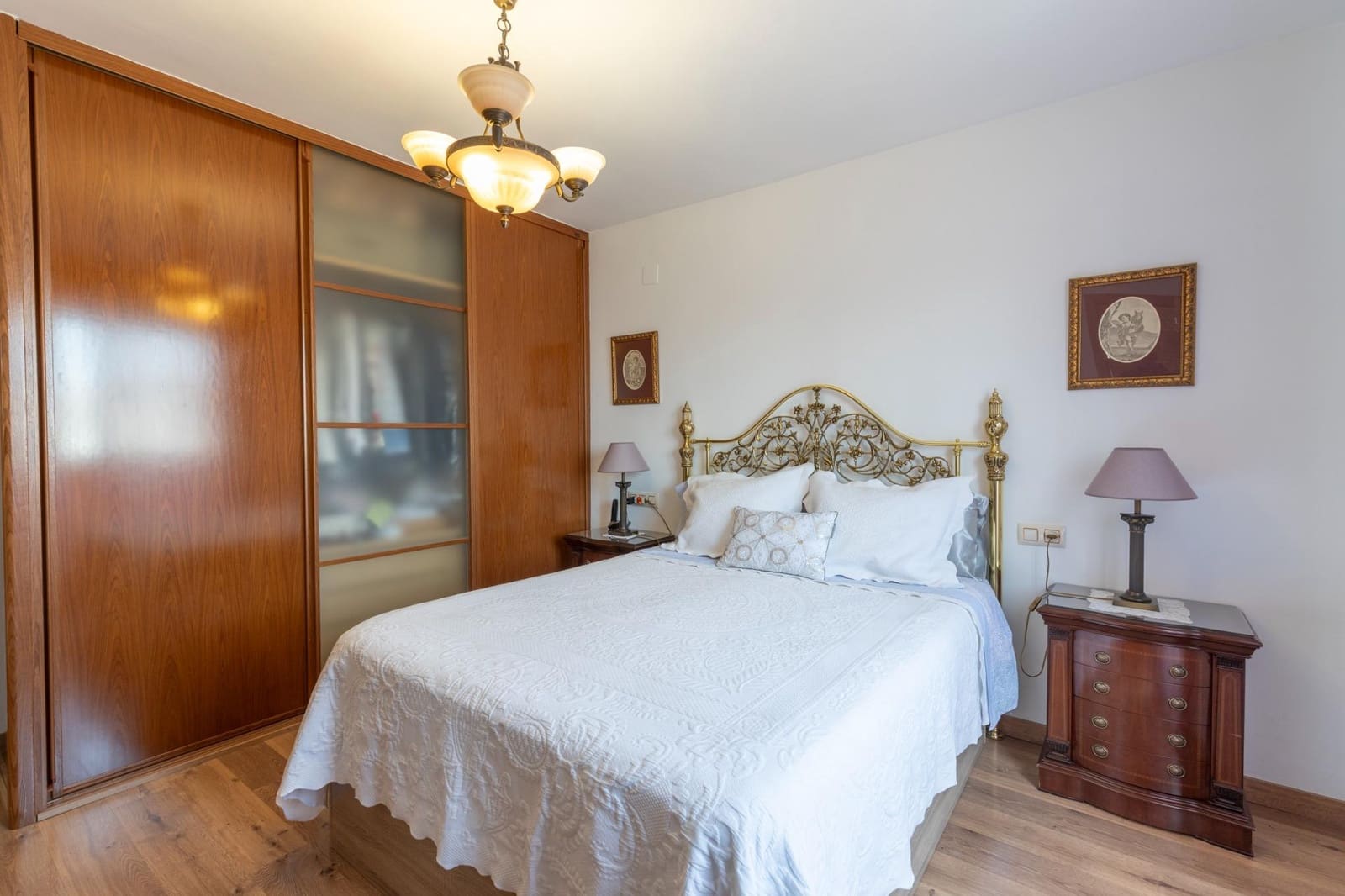 4 bedroom Villa for sale in La Zubia with pool garage - € 389,000 (Ref: 9924598)