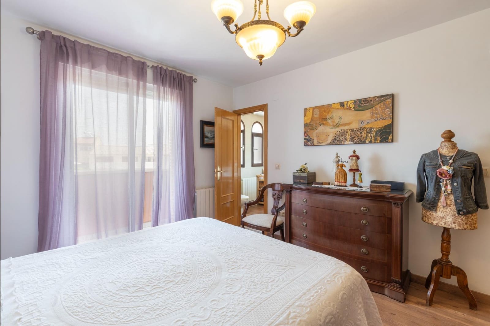 4 bedroom Villa for sale in La Zubia with pool garage - € 389,000 (Ref: 9924598)