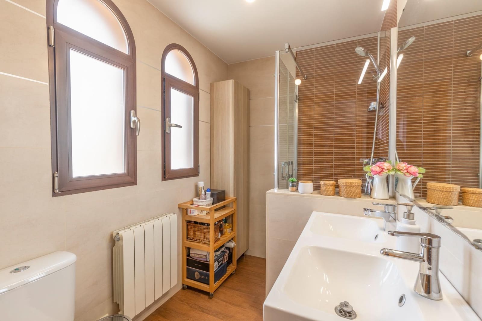 4 bedroom Villa for sale in La Zubia with pool garage - € 389,000 (Ref: 9924598)