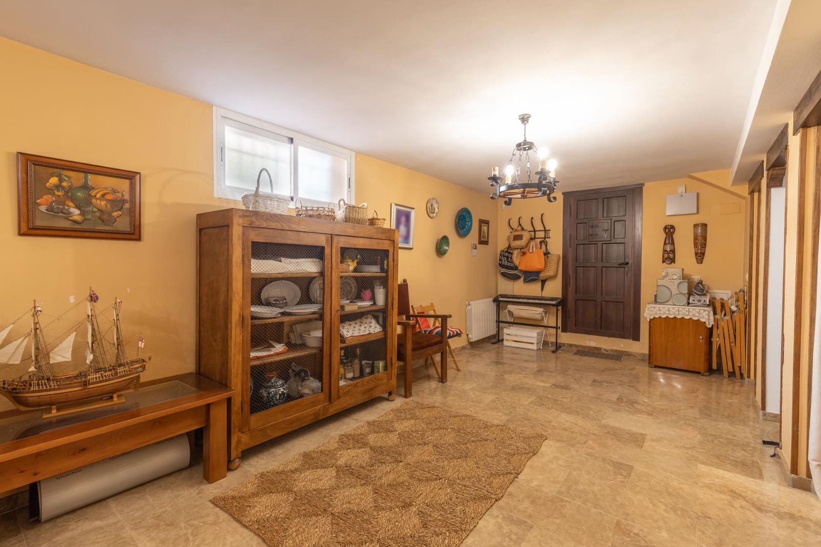 4 bedroom Villa for sale in La Zubia with pool garage - € 389,000 (Ref: 9924598)