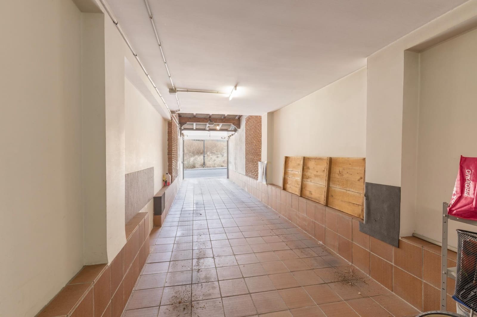 4 bedroom Villa for sale in La Zubia with pool garage - € 389,000 (Ref: 9924598)