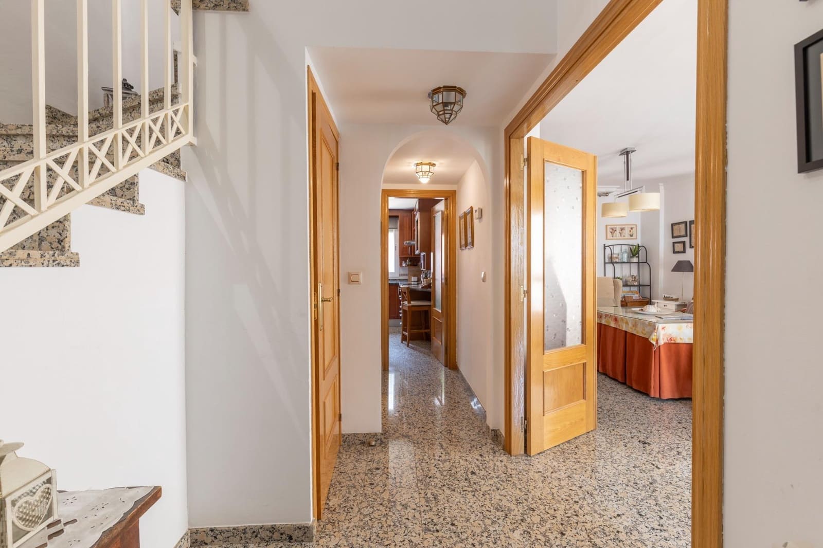 4 bedroom Villa for sale in La Zubia with pool garage - € 389,000 (Ref: 9924598)