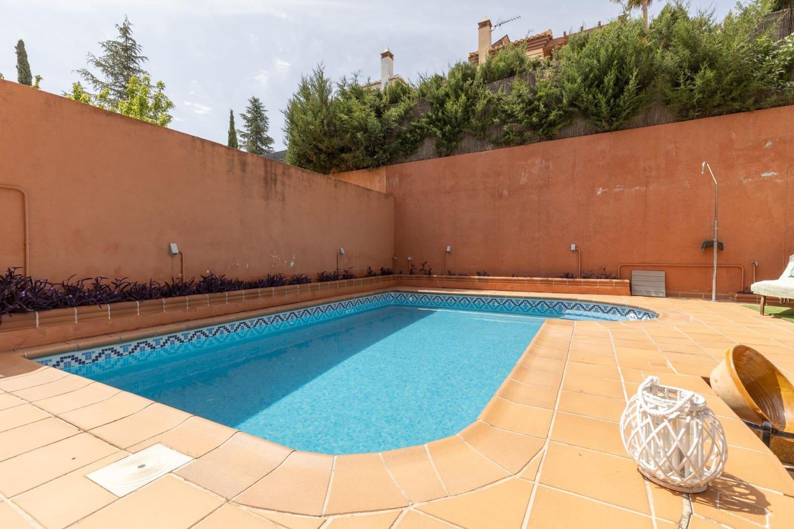 4 bedroom Villa for sale in La Zubia with pool garage - € 389,000 (Ref: 9924598)