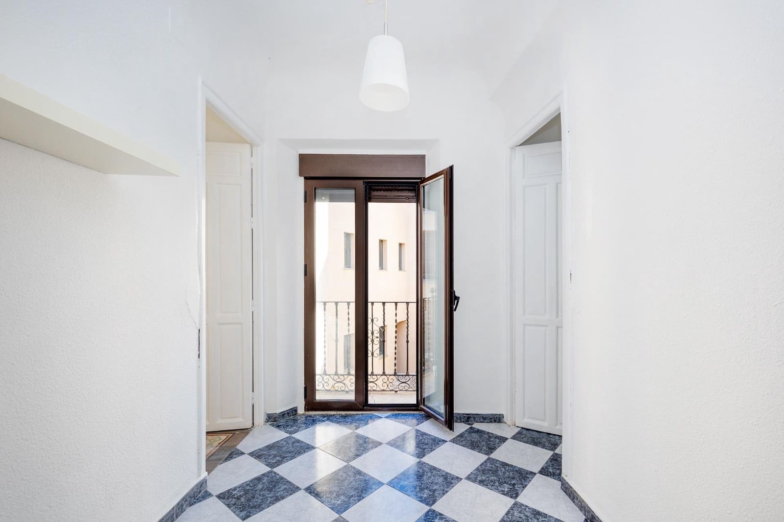 2 soveværelse Lejlighed til salg i Granada by - € 220.000 (Ref: 9927377)