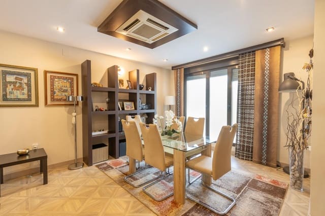 4 soveværelse Lejlighed til salg i Pajaritos - Plaza de Toros, Granada by - € 550.000 (Ref: 9927378)