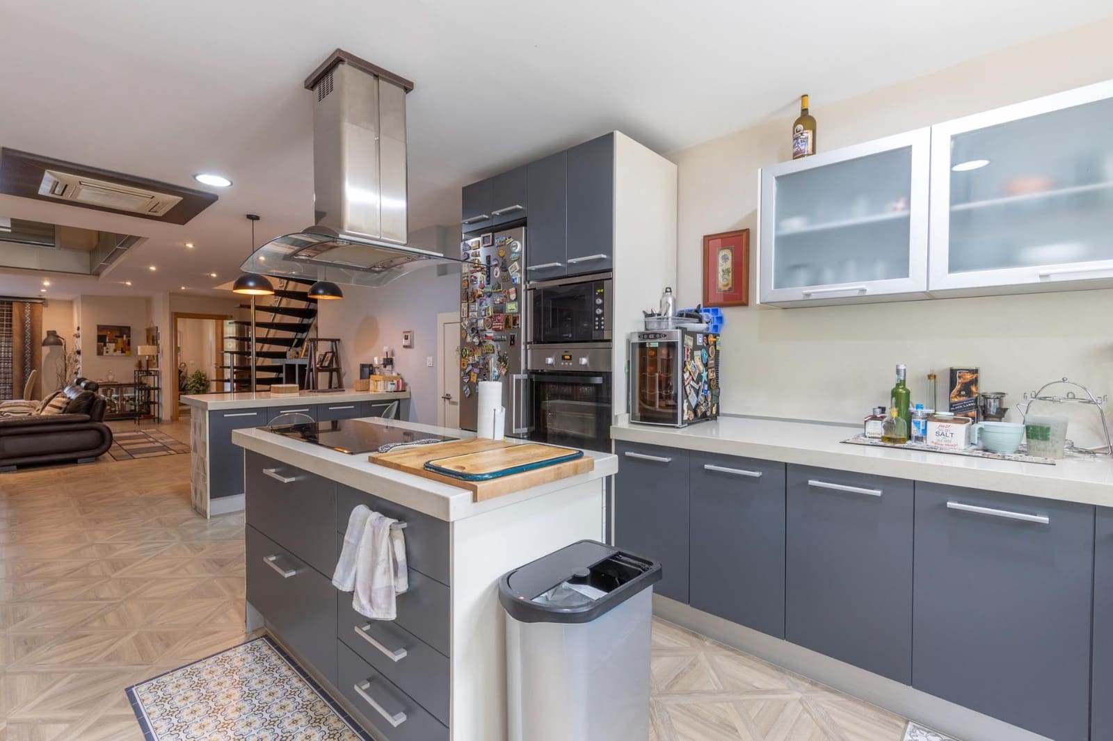 4 bedroom Apartment for sale in Granada city - € 550,000 (Ref: 9927378)