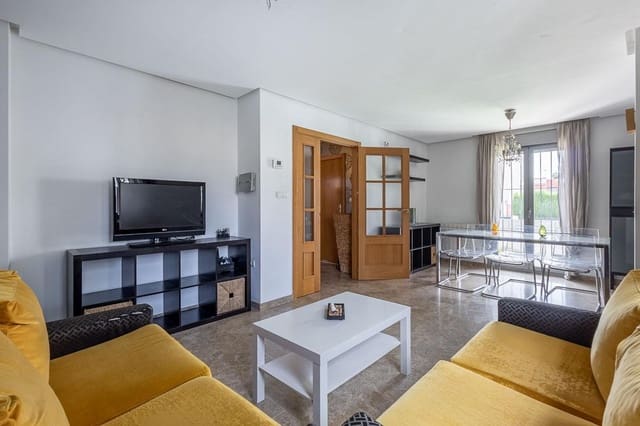 4 chambre Villa/Maison Semi-Mitoyenne à vendre à Jun avec garage - 269 000 € (Ref: 9939943)